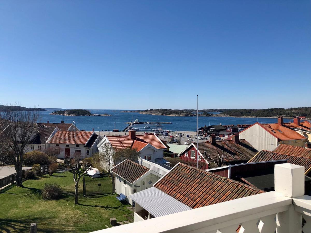Vacker Vaning Med Havsutsikt I Stroemstads Centrum. Exteriér fotografie