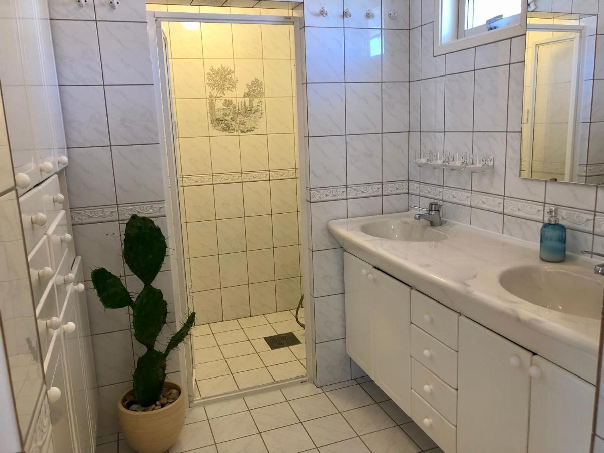 Vacker Vaning Med Havsutsikt I Stroemstads Centrum. Exteriér fotografie
