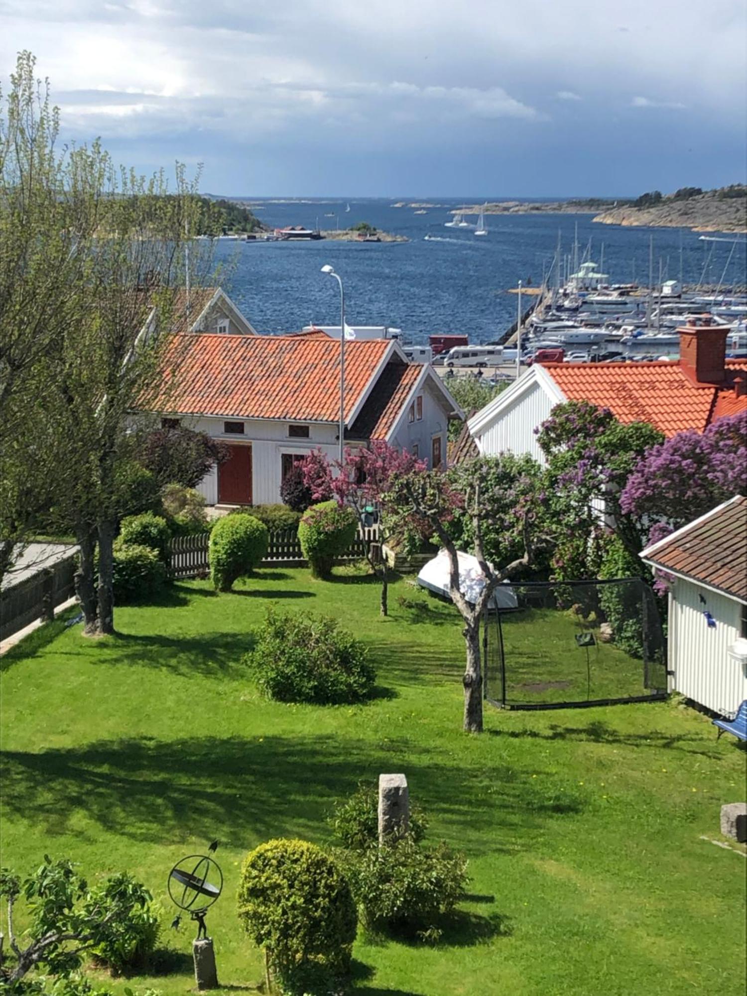 Vacker Vaning Med Havsutsikt I Stroemstads Centrum. Exteriér fotografie